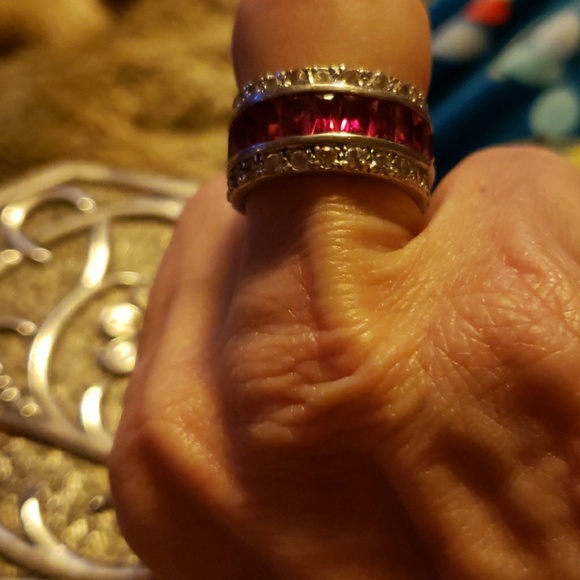 Beautiful vintage 925 ruby and cz ring - Picture 3 of 9
